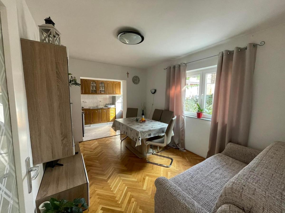 Apartman Renata 茨里克韦尼察 外观 照片